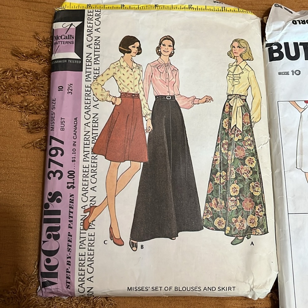 Vintage sewing patterns lot of 3 - Picture 2 of 8